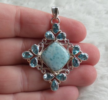 Zilveren hanger gezet met Larimar en blauwe Topazen