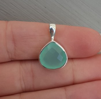 Zilveren hanger met kleine druppelvormige facet aqua Chalcedoon