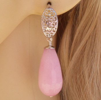 Zilveren oorbellen met licht roze Jade briolet