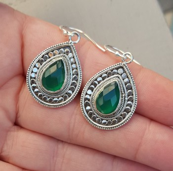 Zilveren oorbellen met druppelvormige facet groene Onyx Small