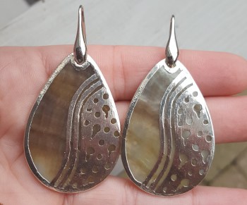 Zilveren oorbellen Blacklip schelp met zilveren omlijsting