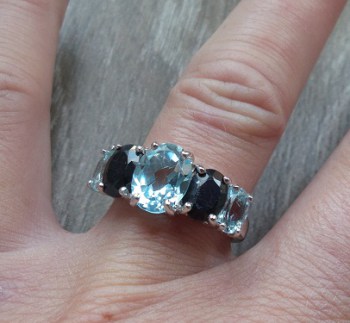 Zilveren ring gezet met Saffier en blauw Topaas 17 mm