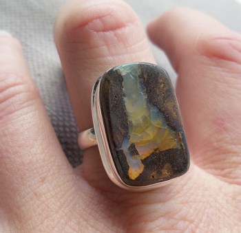 Zilveren ring gezet met rechthoekige Boulder Opaal 18.5 mm