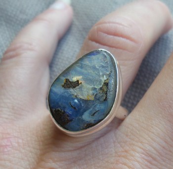 Zilveren ring gezet met Boulder Opaal maat 18 mm