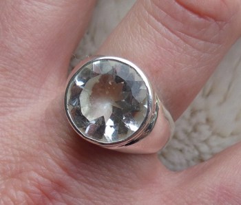 Zilveren ring gezet met ronde witte Topaas 18.7 mm