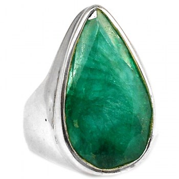 Zilveren ring gezet met druppelvormige Emerald 17.7 mm