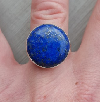 Zilveren ring gezet met ronde cabochon Lapis Lazuli 17.3 mm