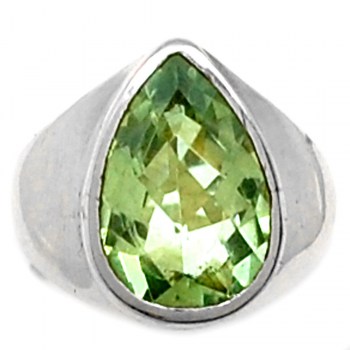 Zilveren ring met druppelvormige facet groene Amethist 17.7
