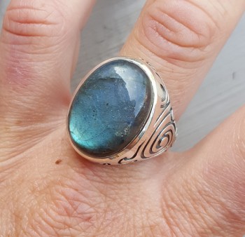 Zilveren ring gezet met Labradoriet (mannen ring) 20.5