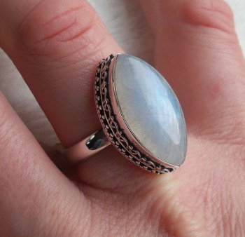 Zilveren ring met marquise regenboog Maansteen maat 19 mm