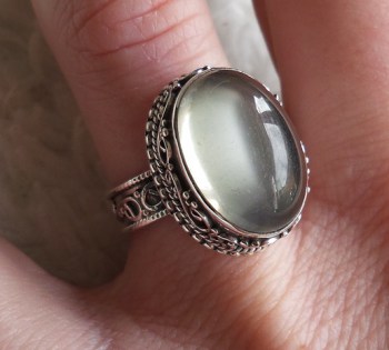 Zilveren ring perzik Maansteen gezet in bewerkte setting 16.7 mm
