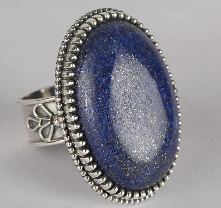 Macadam Aktentas Droogte Zilveren ring met grote brede ovale Lapis Lazuli | Ring maat 18.5 mm plus